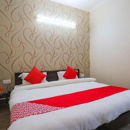 Hotel O Dream Town New Delhi Buitenkant foto
