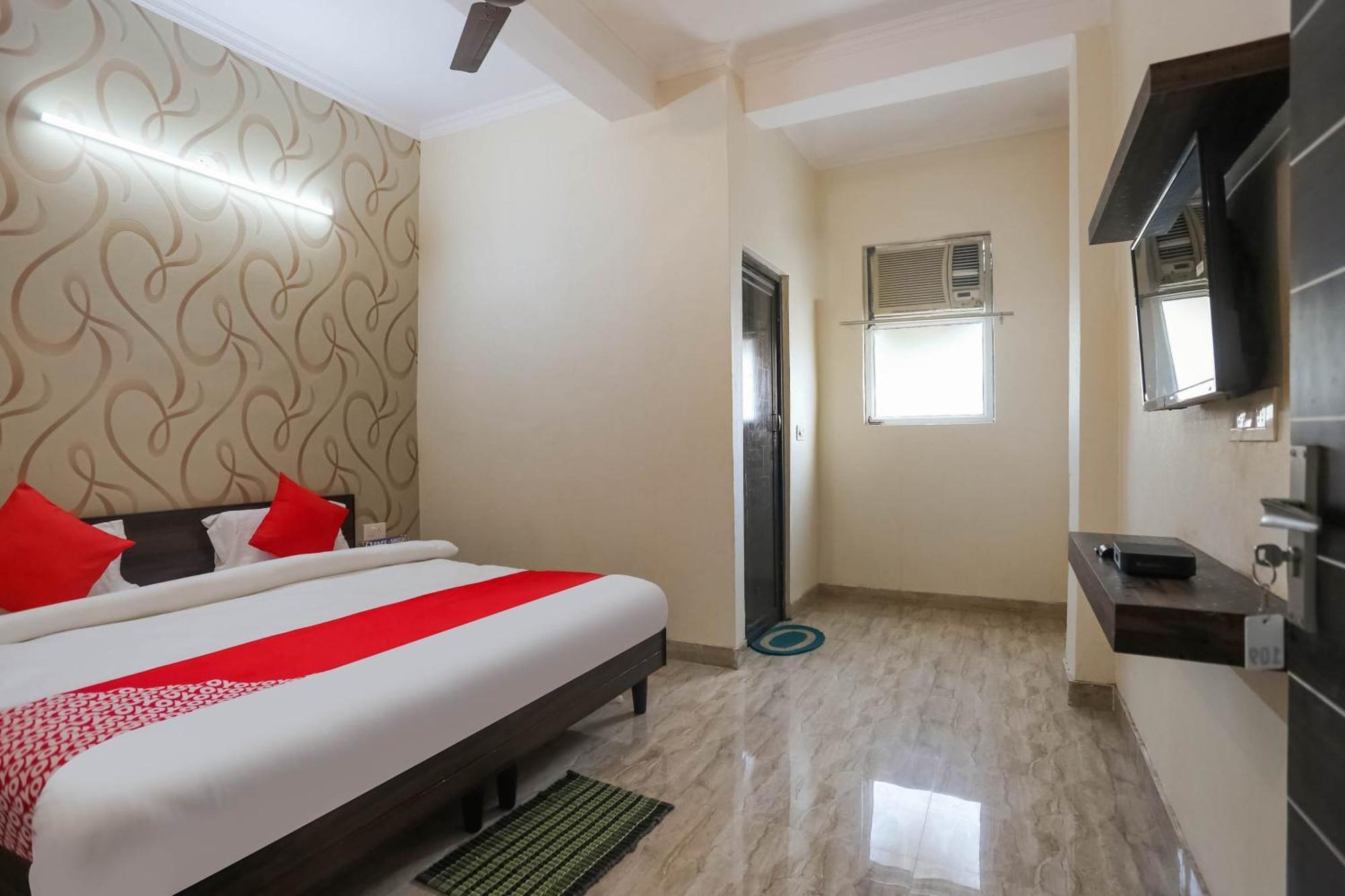 Hotel O Dream Town New Delhi Buitenkant foto