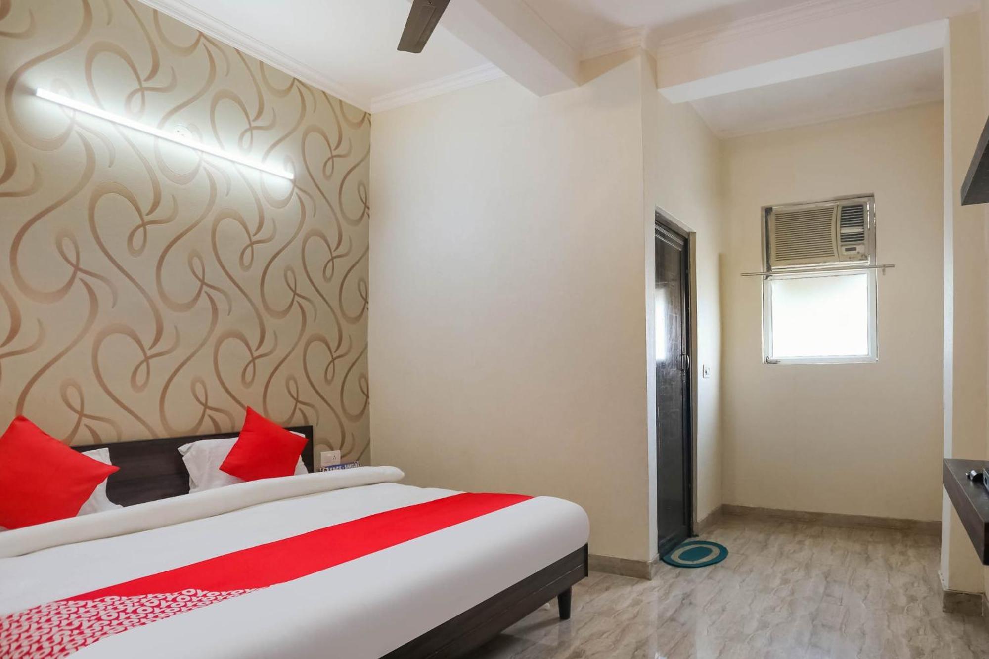 Hotel O Dream Town New Delhi Buitenkant foto