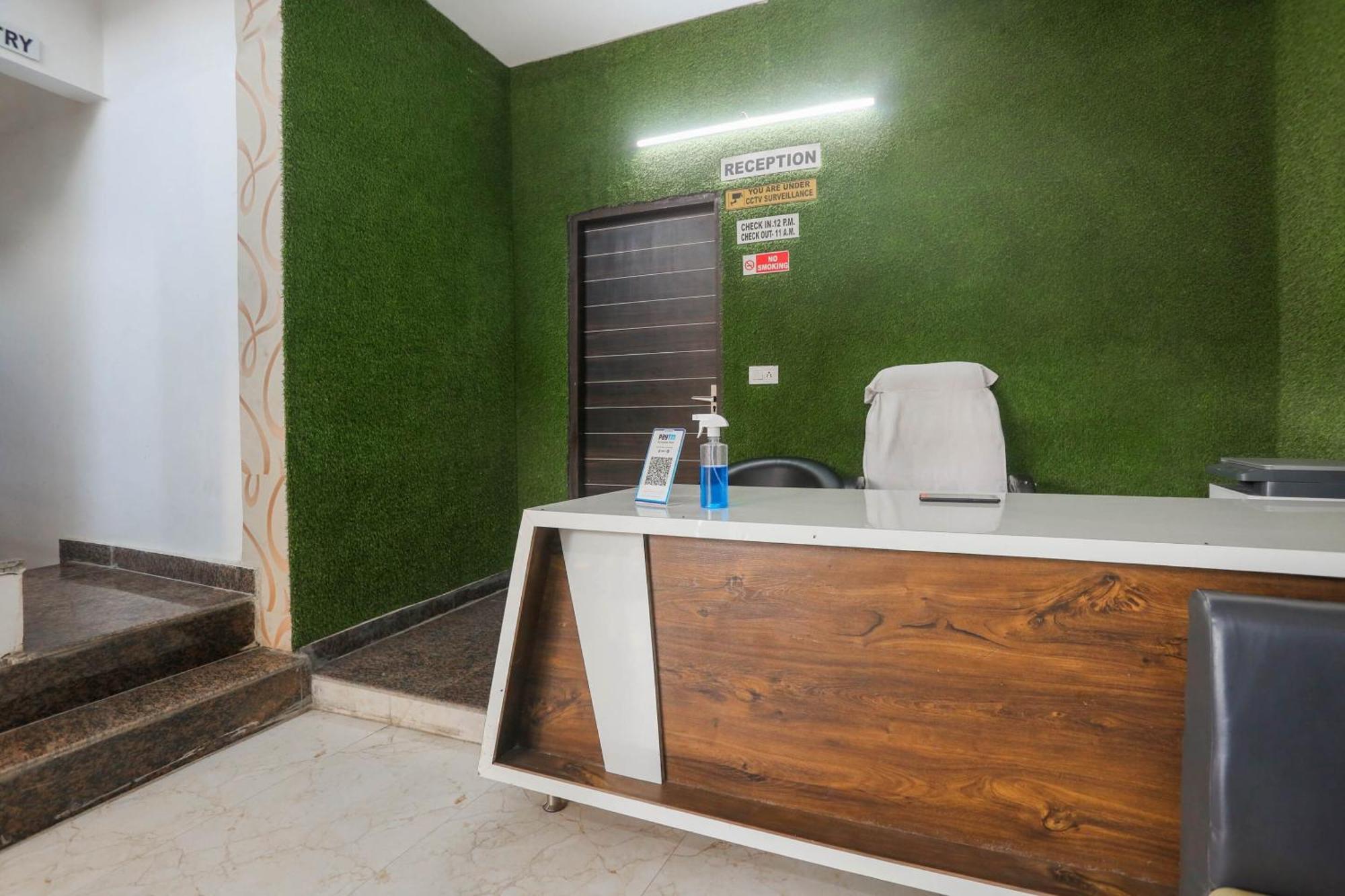 Hotel O Dream Town New Delhi Buitenkant foto