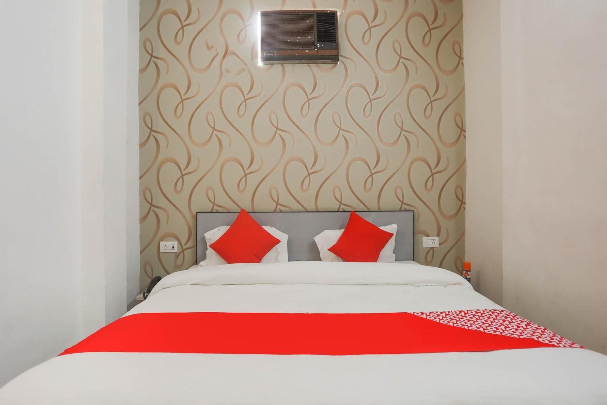 Hotel O Dream Town New Delhi Buitenkant foto